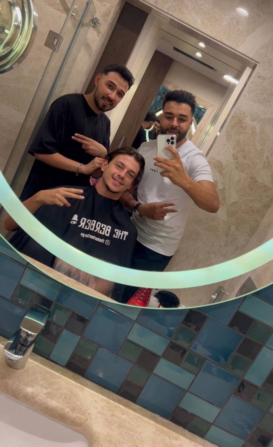 Ünlü kuaför Arif sarsılmaz Ümit Milli Takımı'na İtalya maçı öncesi uğurlu tıraşını yaptı - Resim: 3